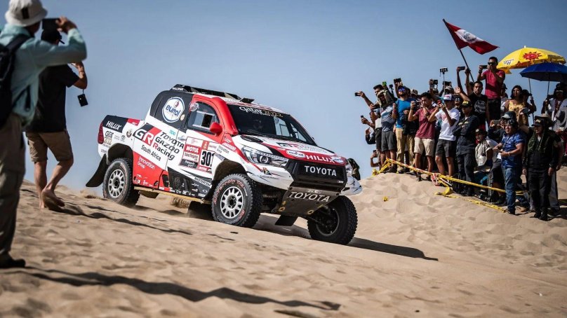 Тойота Хайлюкс Дакар 2022