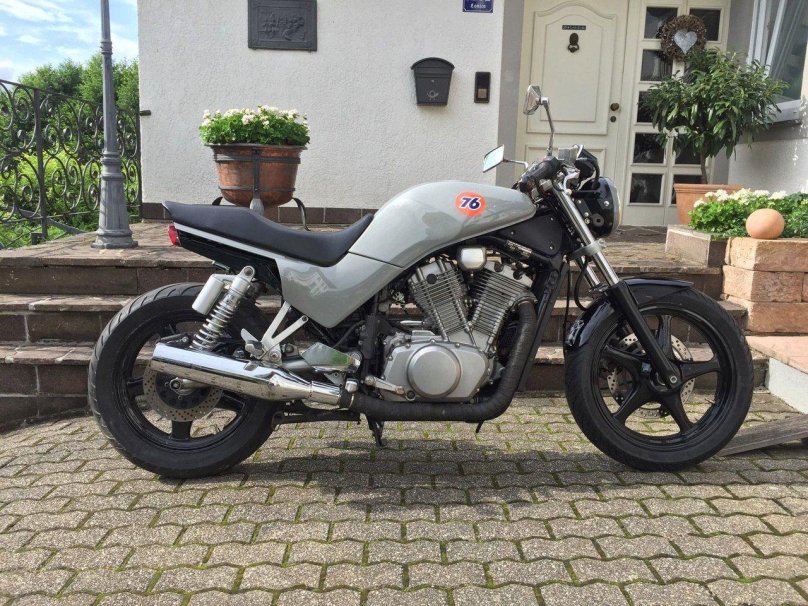 Suzuki VX 800 Cafe Racer