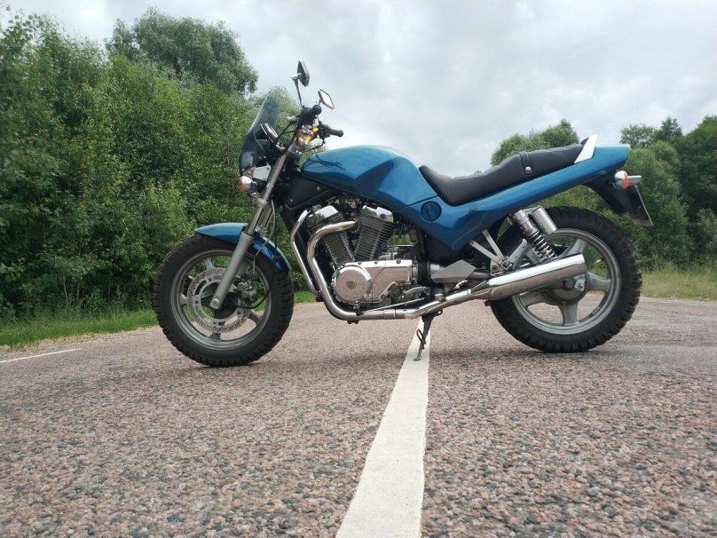 Suzuki 800