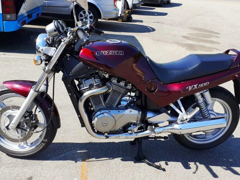 Мотоцикл Сузуки VX 800