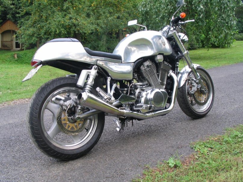 Suzuki VX 800 Cafe Racer