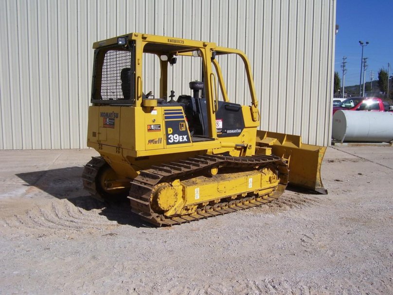 Бульдозер Коматсу 39