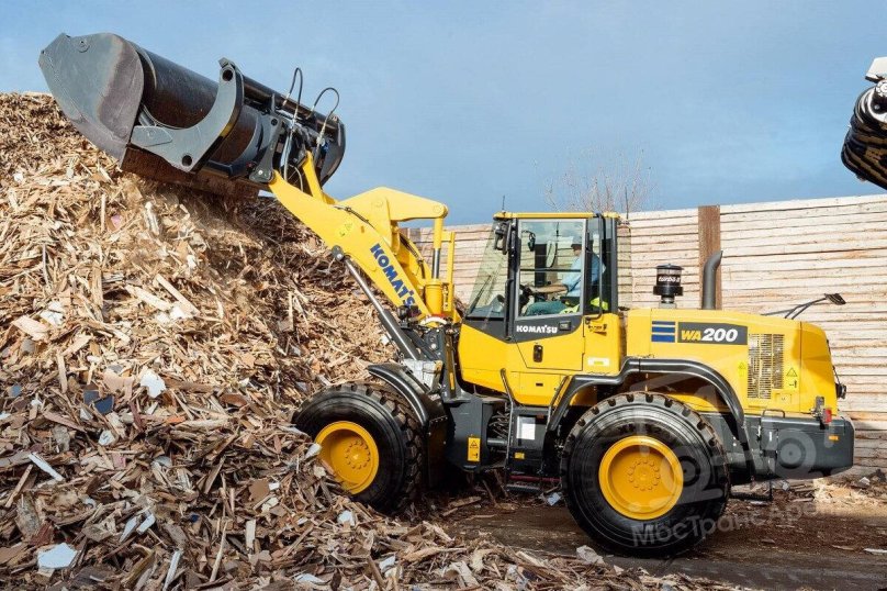 Комацу погрузчик WA 200