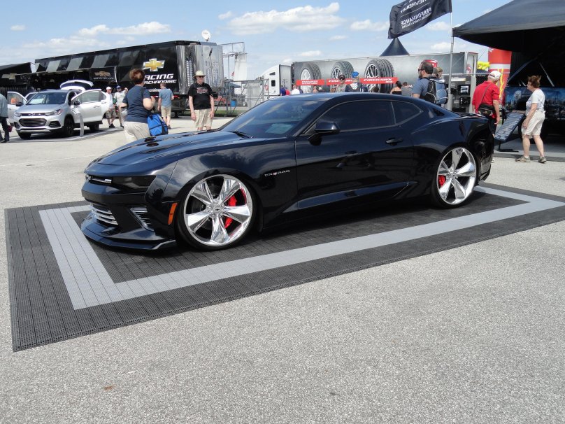 Шевроле Камаро черная