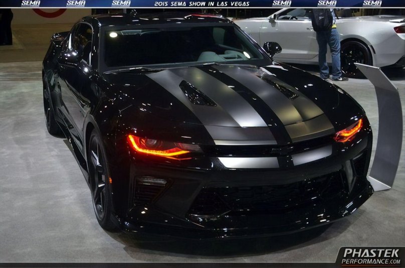 Шевроле Камаро черная