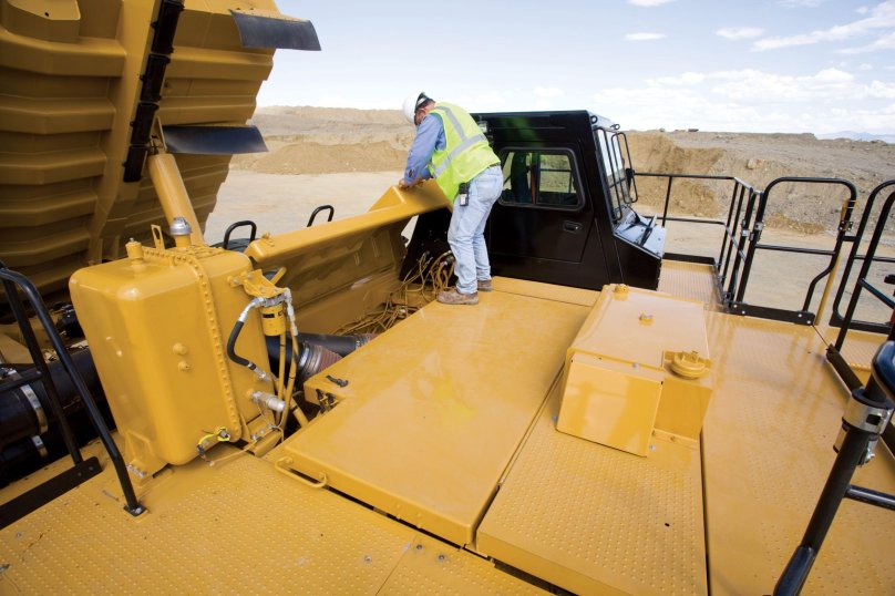 Карьерный самосвал Cat 789d