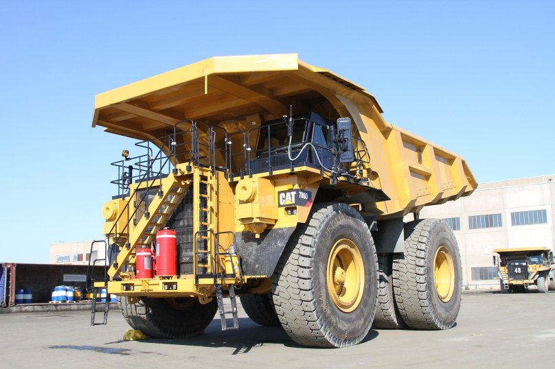 Катерпиллер 180 тонн