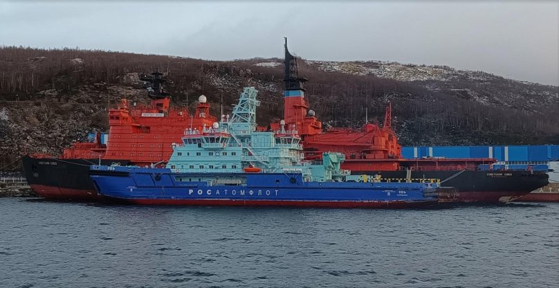 Танкер фото