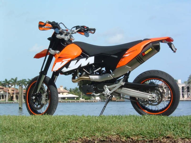 KTM 690 SMC Supermoto