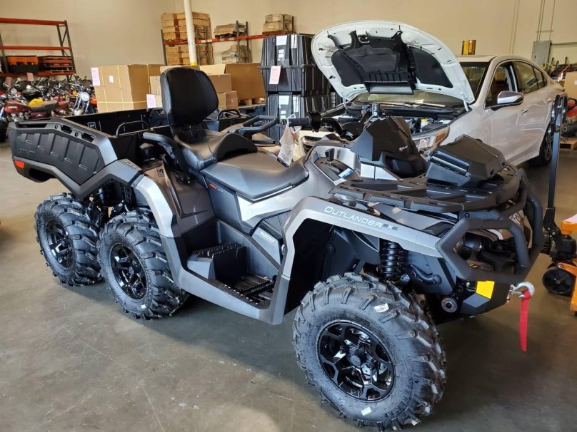 Квадроцикл BRP Outlander 6x6