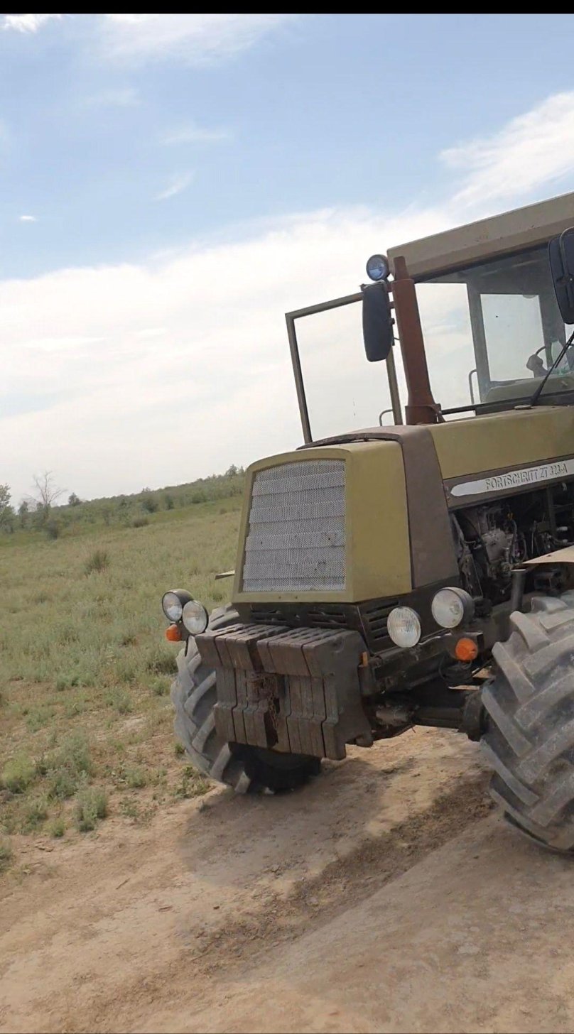 МТЗ-100 трактор