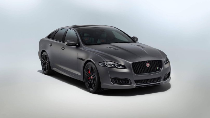 Jaguar XJR 575