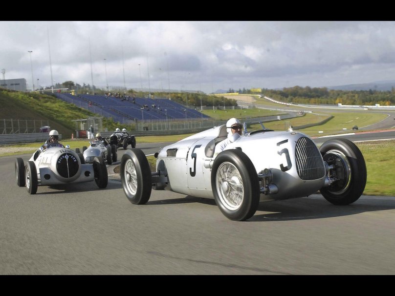 Mercedes w25 Silver arrow Legends