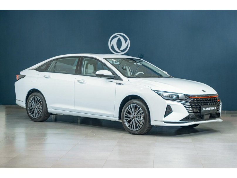 Dongfeng Shine Max 2023 года белый
