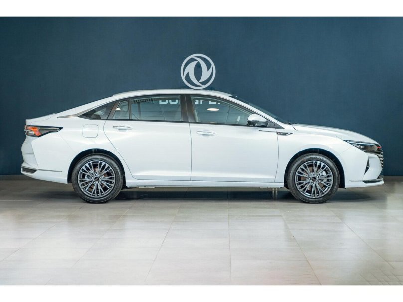 Dongfeng Shine Max 2023 года белый