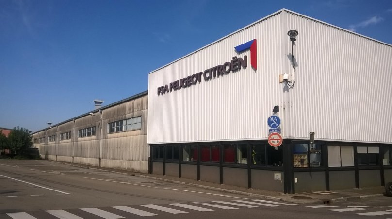 Завод Пежо во Франции