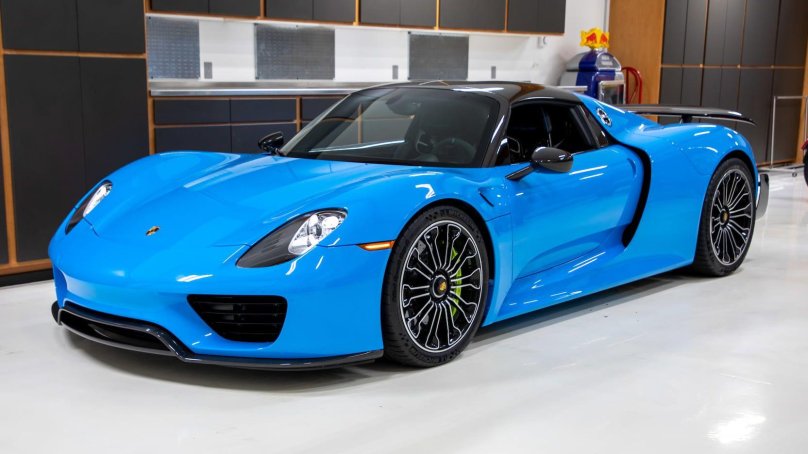 Porsche 918 Blue