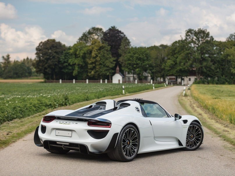 Порше 918 Spyder