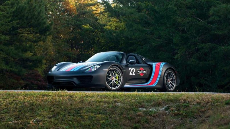 Спорткары Порше 918