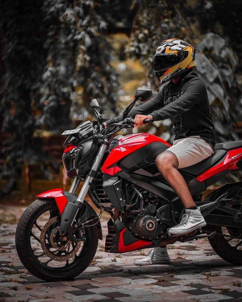 Мотоцикл Bajaj Dominar 400