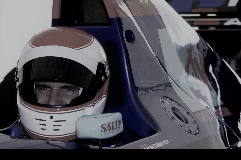 Роланд Ратценбергер со шлемом