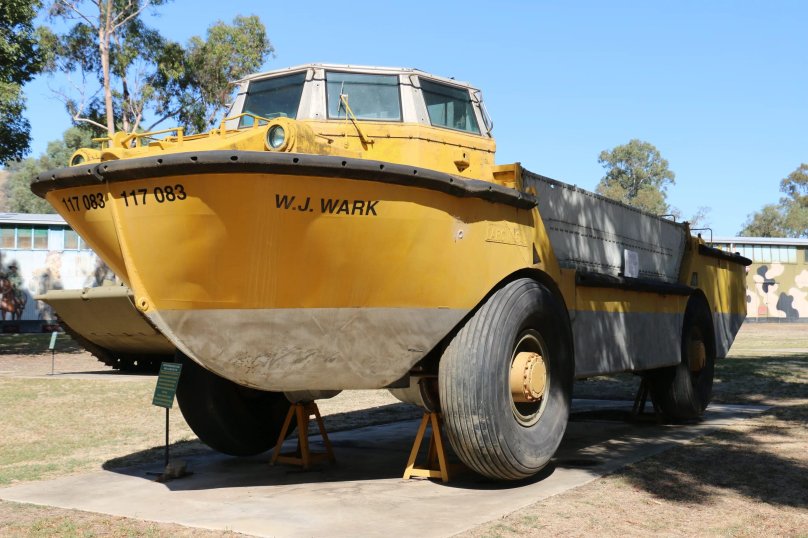 Амфибия LARC-5