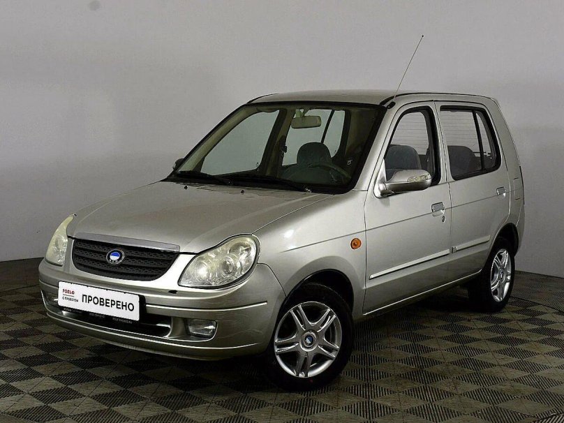 Машина BYD Flyer