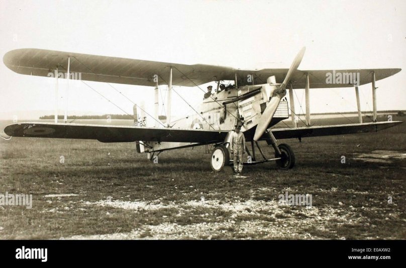 Самолет Hi.27 Acrostar