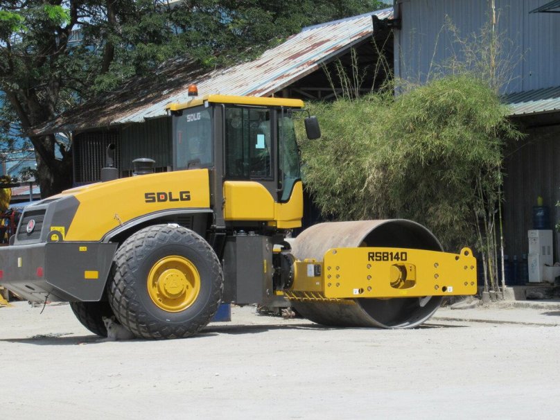 Каток SDLG rs8140