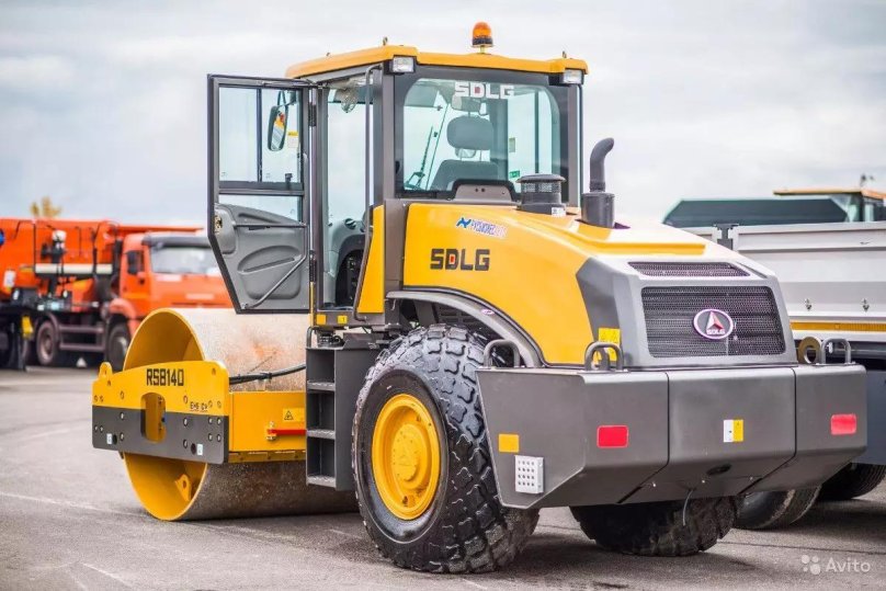 Каток дорожный SDLG rs8140