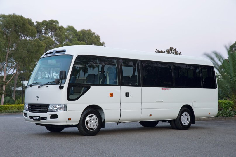 Автобус Toyota Coaster