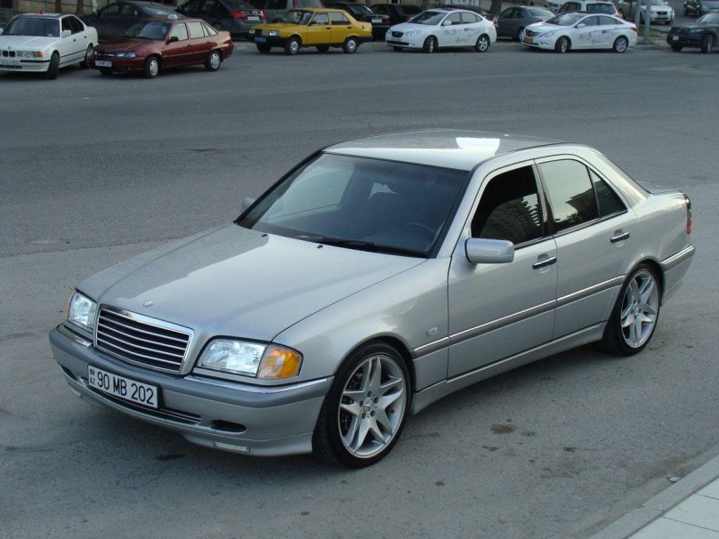 Мерседес Бенц w202
