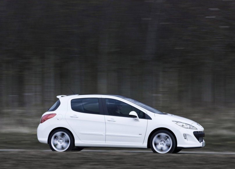 Пежо 308 хэтчбек