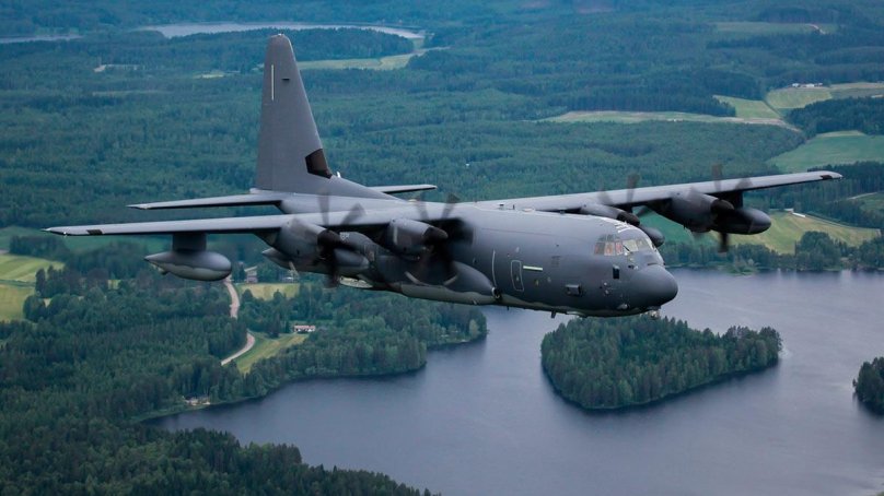 Самолет Hercules c130