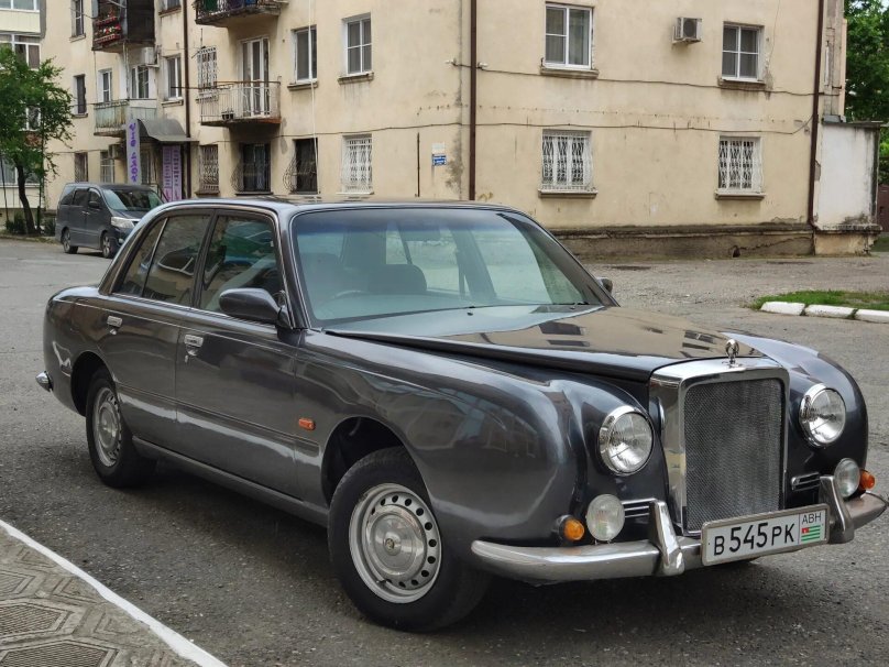 Nissan Mitsuoka Galue 2