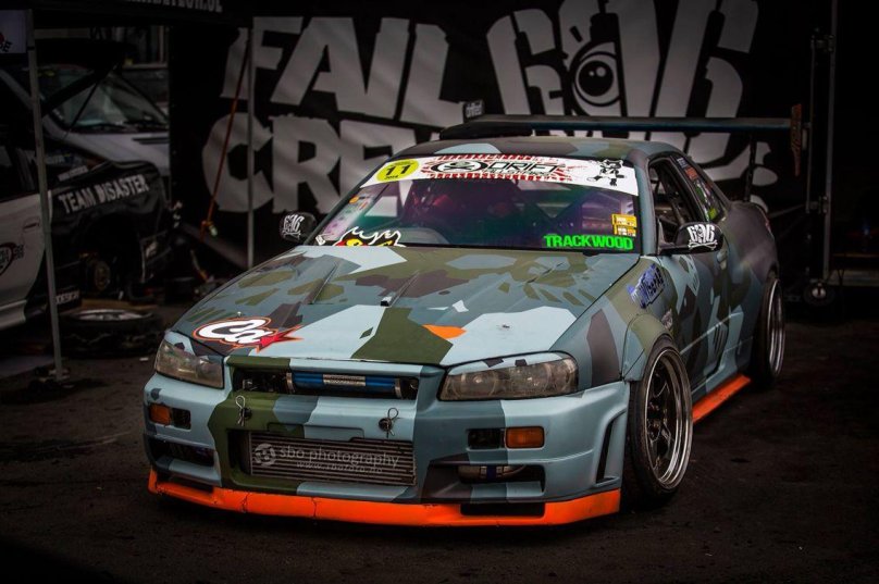 Nissan Skyline r34 fail Crew