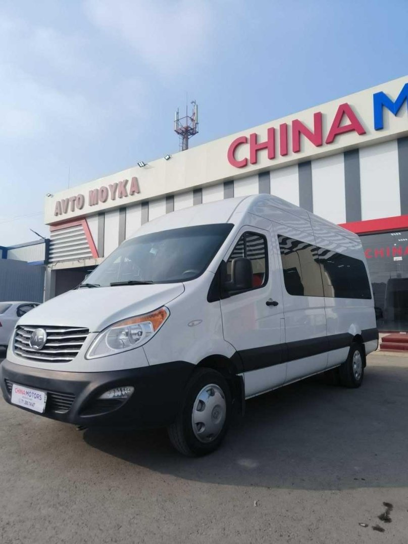 Автобус JAC Sunray