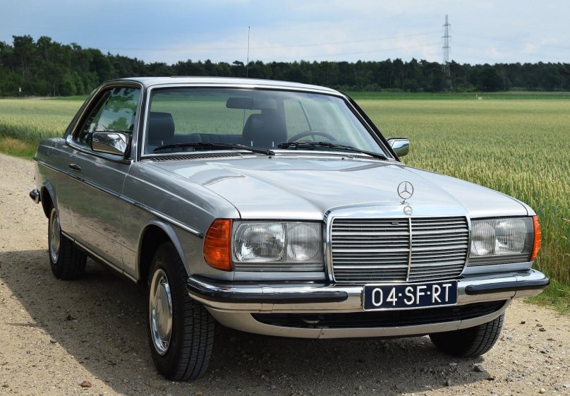 Мерседес Бенц 230