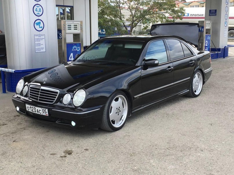 Mercedes Benz w210 e55