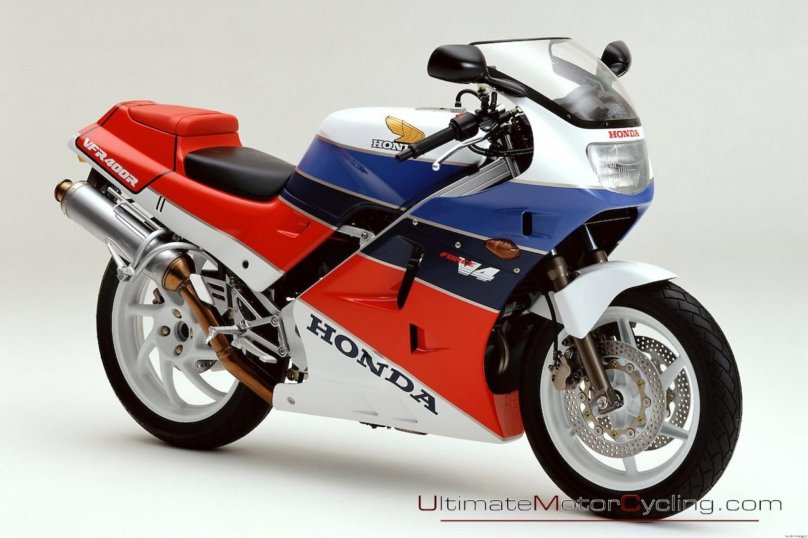 Honda VFR 400 RR