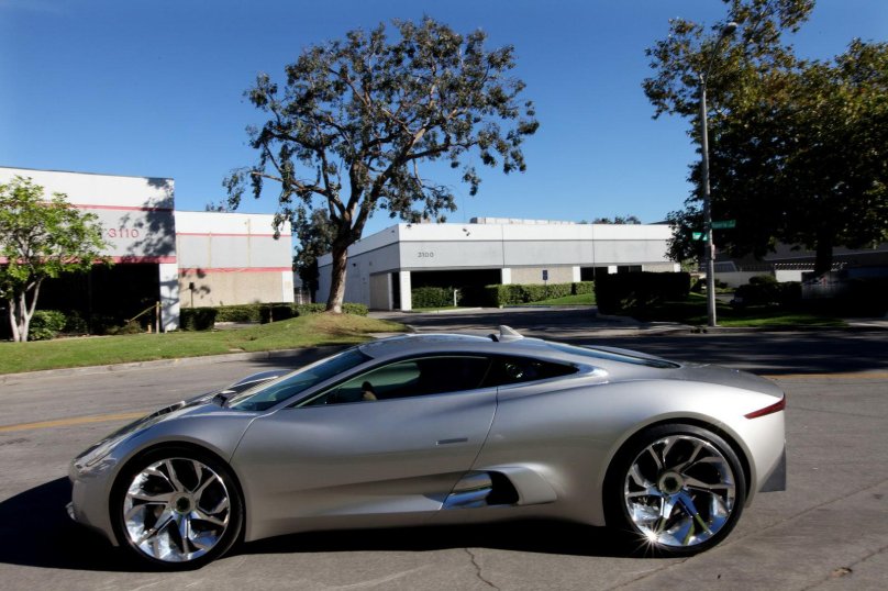 Jaguar c-x75 2010 года