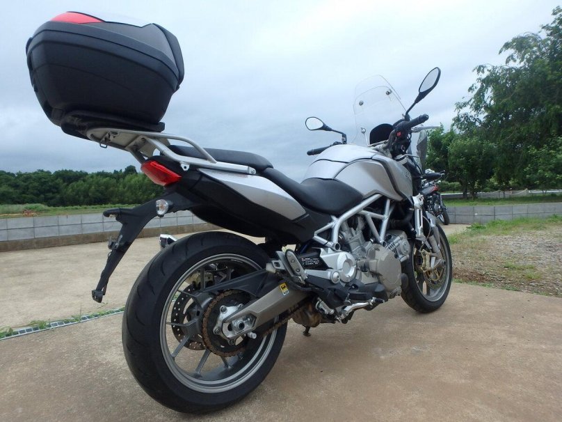 Мотоцикл Априлия Мана 850