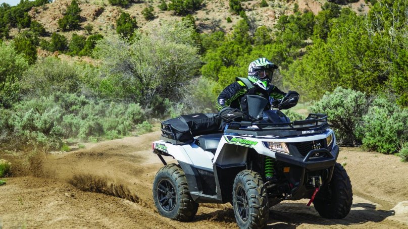 Квадроцикл Арктик Кэт 700