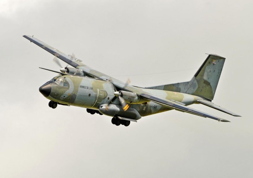 Самолет c-160