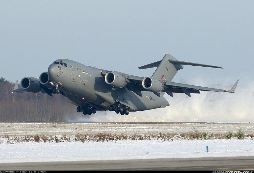 АН-22 военно-транспортный самолёт