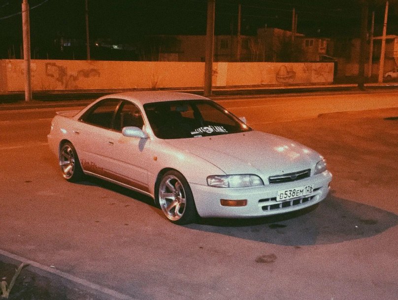 Тойота корона Эксив 4 WD