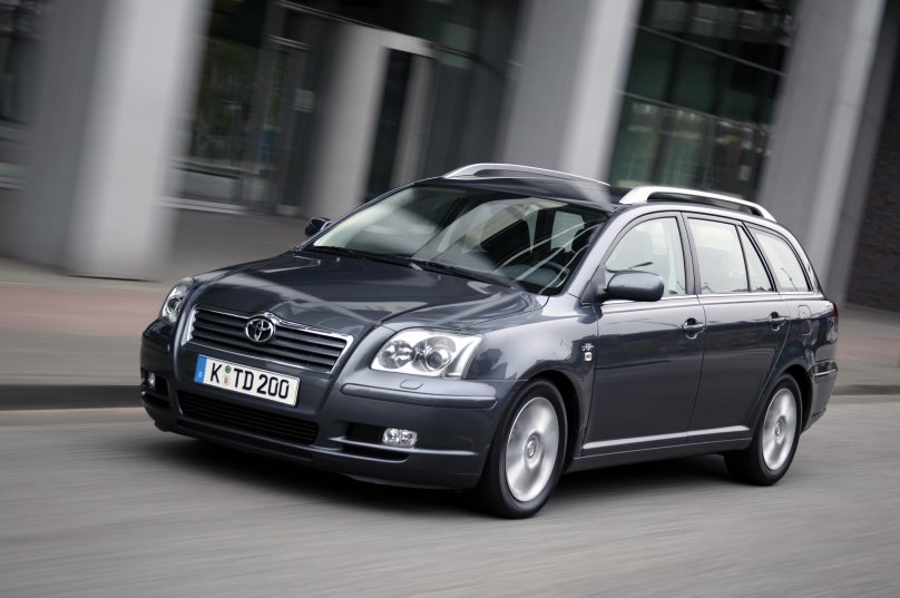 Toyota Avensis 2003 универсал
