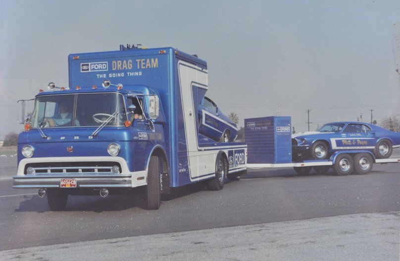 Ford Coe 600 Hauler