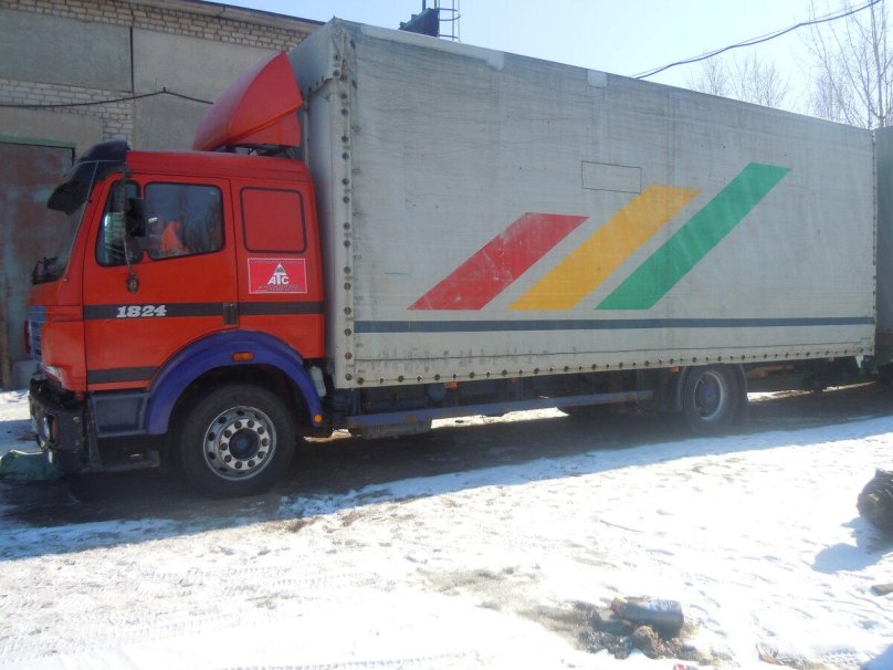 Мерседес 1824 тягач