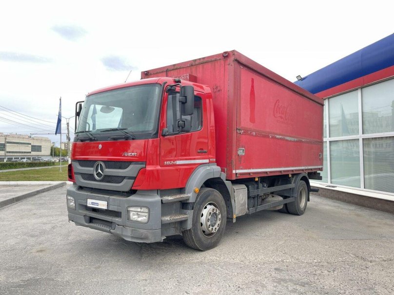 Мерседес 1824